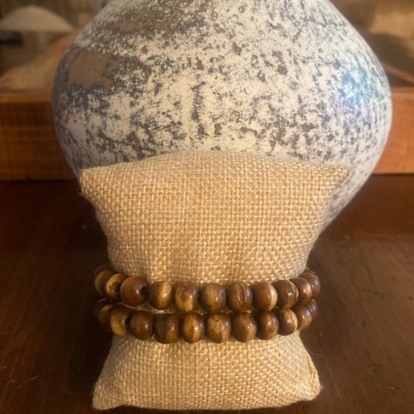 LiV deSigns Natural Wood Bead Stretch Bracelet - Picture 2 of 3